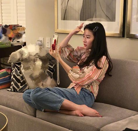 国产网友自拍偷拍,揭秘网络隐私边界  第3张